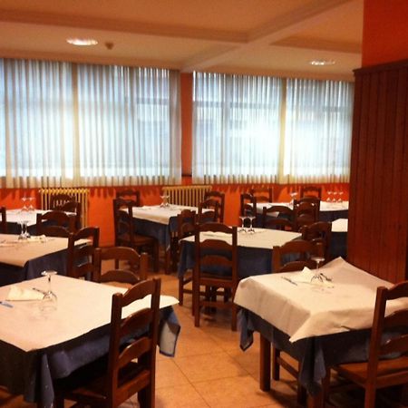 Hotel Valle De Ayala Llodio Exteriör bild