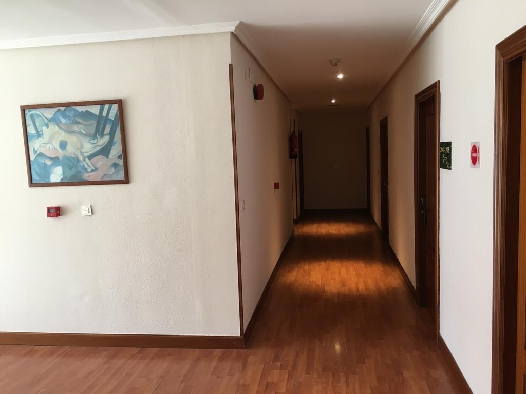 Hotel Valle De Ayala Llodio Exteriör bild